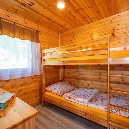 別荘 Zloty Ogrod ダルウォボ